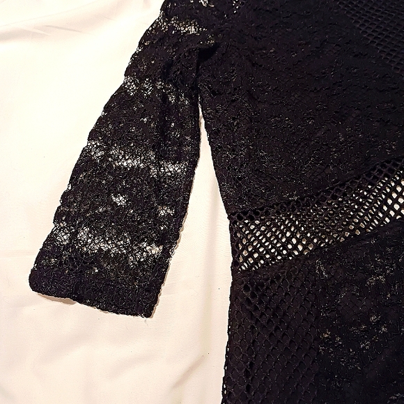 DIVIDED by H&M Women's size 8 dress in black lace with net accents EXC - Picture 2 of 5